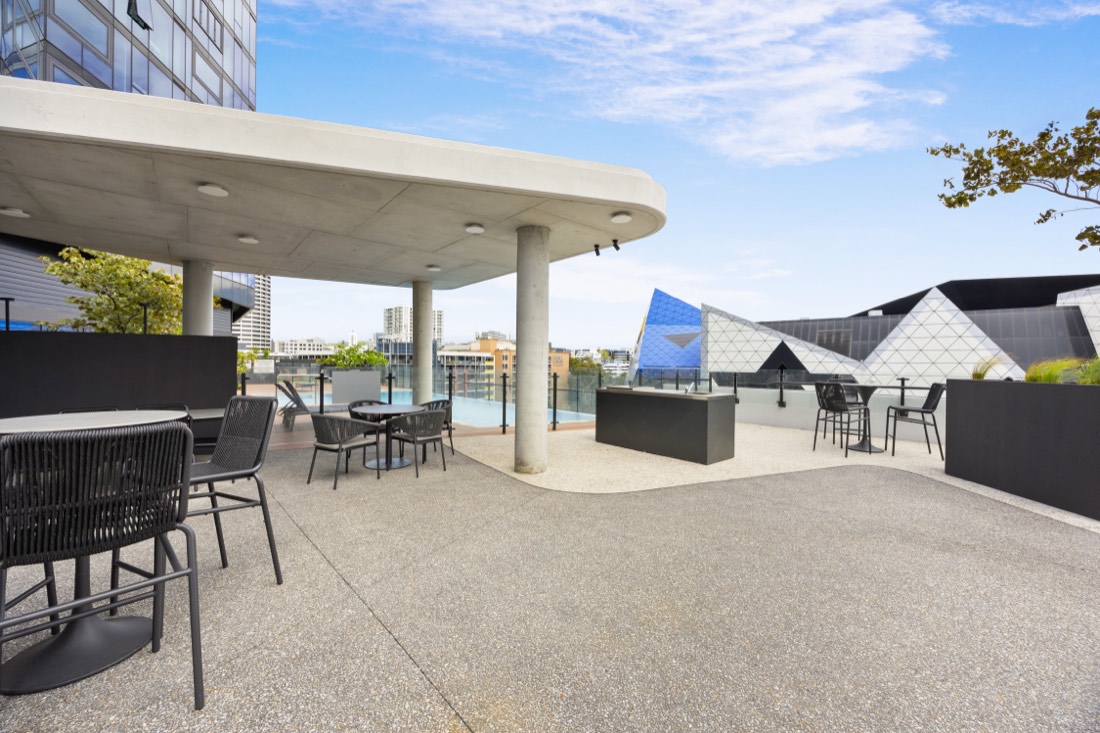 Residents terrace on the level 7 amenities floor